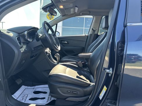 Used 2018 Chevrolet Trax LT w/ LT Convenience Package FWD image 5