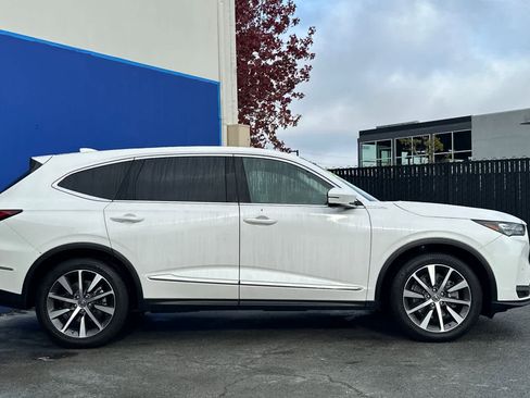 Certified 2025 Acura MDX FWD w/ Technology Package image 2