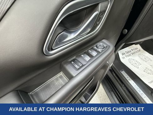 Used 2021 Chevrolet Suburban RST w/ Luxury Package image 32