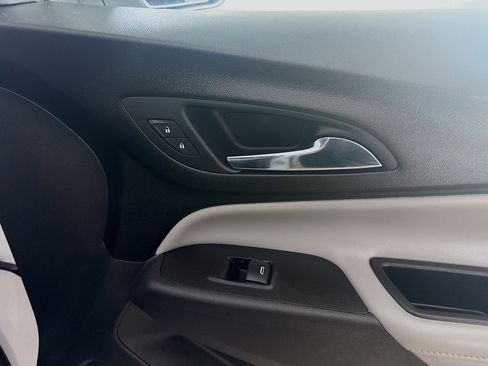 Used 2021 Chevrolet Equinox Premier image 31