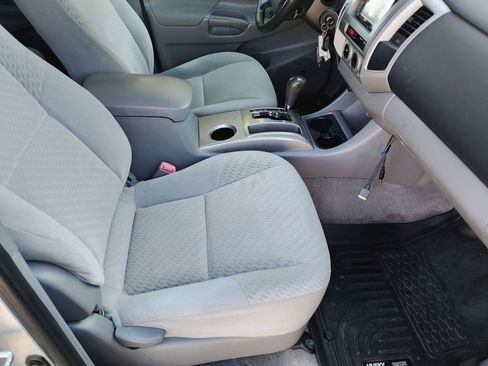 Used 2011 Toyota Tacoma PreRunner image 27