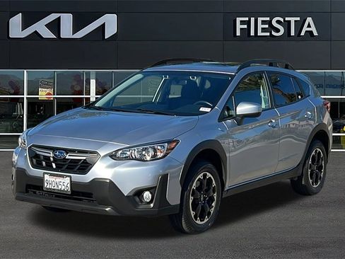 Used 2023 Subaru Crosstrek 2.0i Premium image 2
