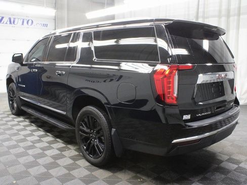 Used 2024 GMC Yukon XL SLT w/ SLT Luxury Package image 5