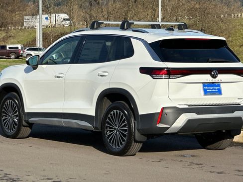 New 2026 Volkswagen Tiguan S AWD/4WD image 5