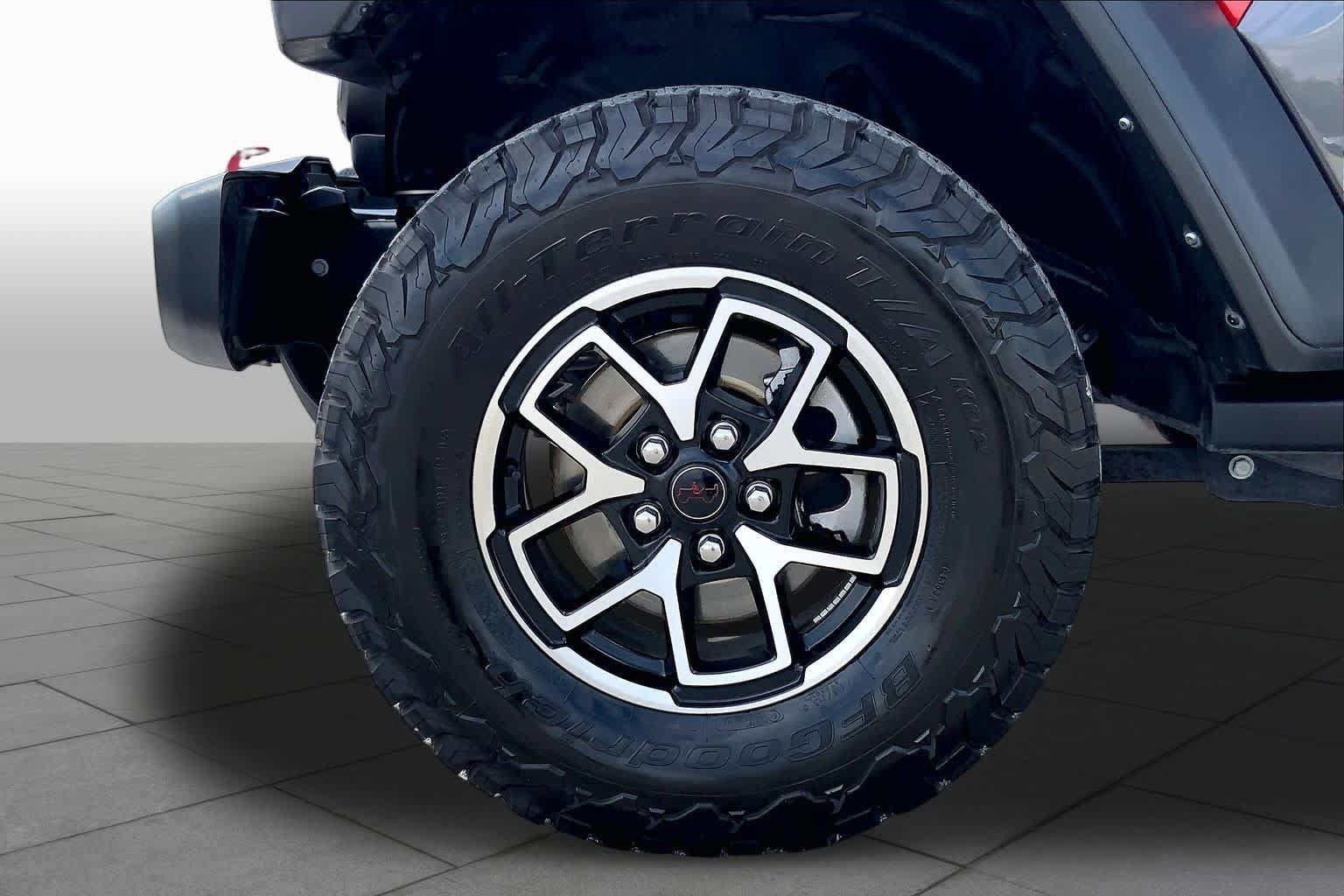 Used 2024 Jeep Wrangler Unlimited Rubicon w/ Technology Group AWD/4WD image 10
