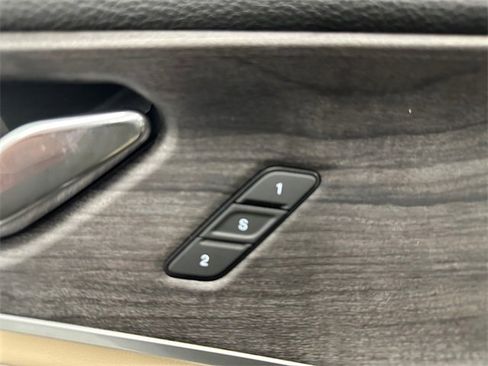 Used 2024 Jeep Grand Cherokee Limited w/ Black Appearance Package image 25