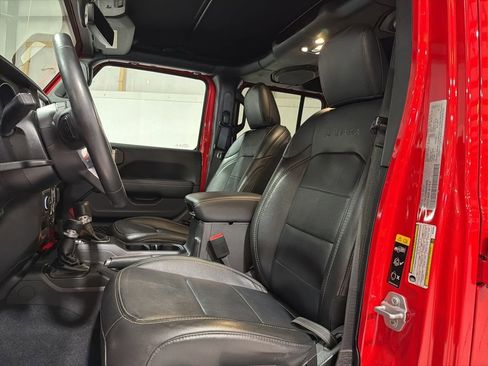 Used 2022 Jeep Wrangler Unlimited Sahara w/ Cold Weather Group image 21