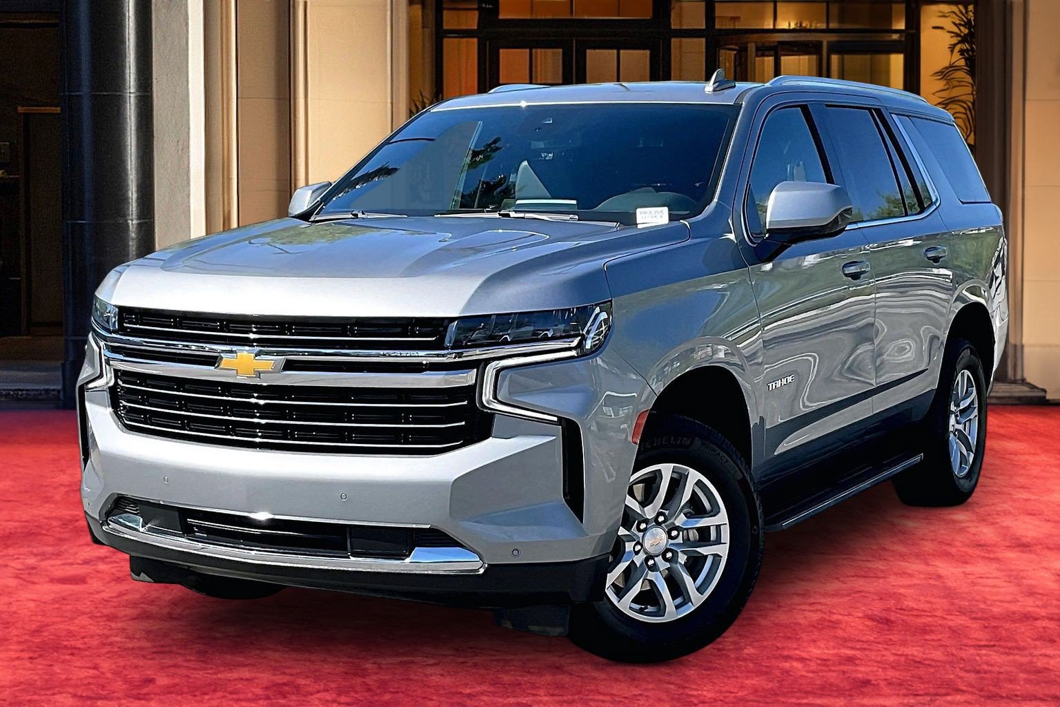 Used 2024 Chevrolet Tahoe LT RWD image 1