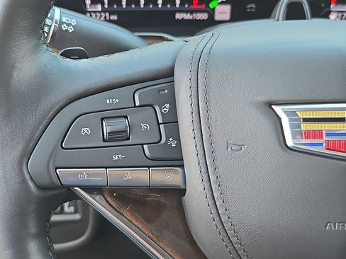Used 2024 Cadillac Escalade Sport Platinum w/ LPO, ONYX Package AWD/4WD image 22