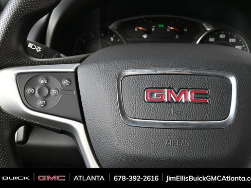 Used 2024 GMC Terrain SLE image 10