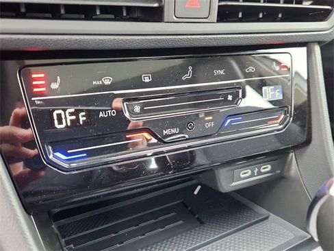 New 2026 Volkswagen Jetta SE image 14