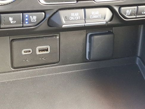 Certified 2024 GMC Yukon XL SLT image 27