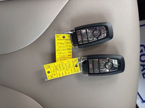 Used 2023 Lincoln Nautilus FWD w/ Premium Package image 36