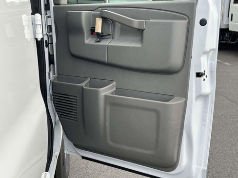 New 2025 Chevrolet Express 2500 Work Van w/ Driver Convenience Package image 25