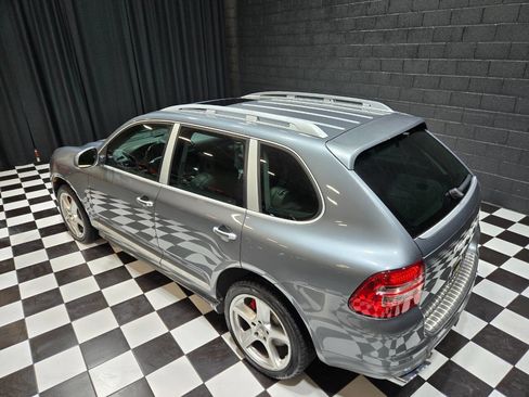 Used 2006 Porsche Cayenne Turbo S image 3