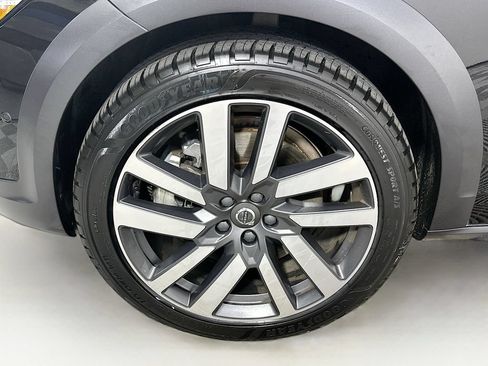 Used 2022 Volvo V90 B6 Cross Country w/ Advanced Package AWD/4WD image 24