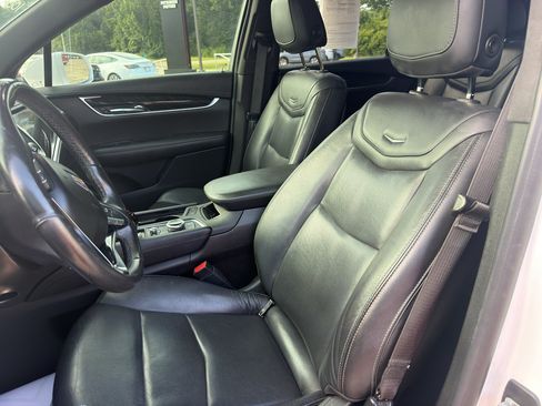 Used 2020 Cadillac XT6 Premium Luxury FWD image 13