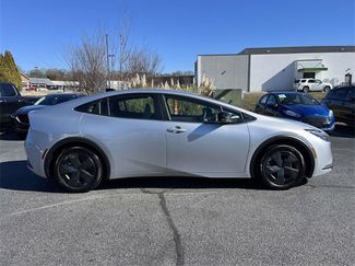 Used 2026 Toyota Prius LE video 2