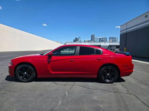 Used 2013 Dodge Charger SE w/ Connectivity Group image 8
