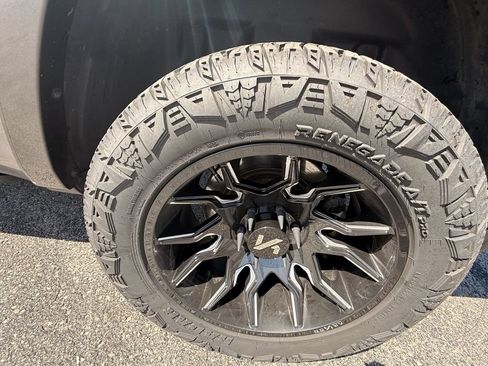 Used 2020 RAM 1500 Limited AWD/4WD image 9