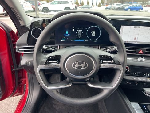 Certified 2024 Hyundai Elantra SEL image 15