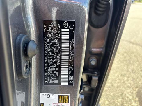 Used 2020 Toyota Prius Prime XLE image 30