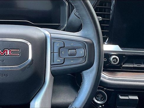 Used 2025 GMC Sierra 1500 SLT image 13