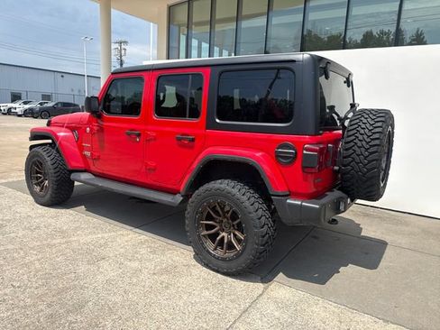 Used 2022 Jeep Wrangler Unlimited Sahara w/ LED Lighting Group AWD/4WD image 3
