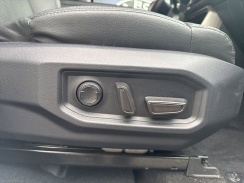 Used 2024 Toyota Tundra Limited AWD/4WD image 60