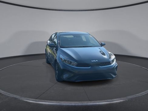 Used 2024 Kia Forte LXS FWD image 3