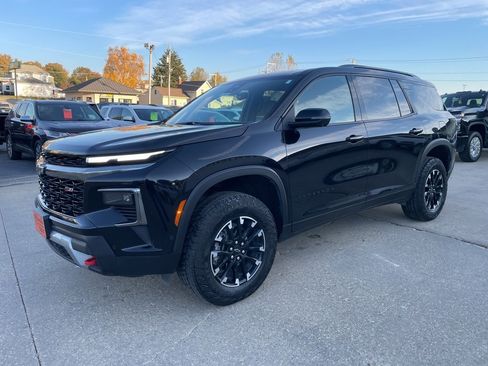 Used 2024 Chevrolet Traverse Z71 w/ Enhanced Driving Package image 1