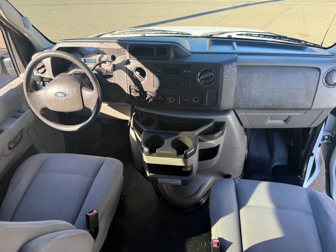 Used 2009 Ford E-350 and Econoline 350 XL RWD image 19