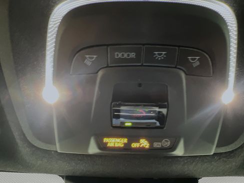 Used 2025 Toyota Corolla SE image 21