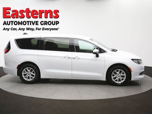 Used 2022 Chrysler Voyager LX FWD image 44