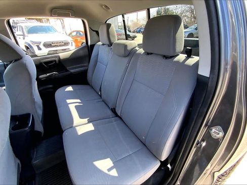 Used 2019 Toyota Tacoma SR w/ SR Convenience Package RWD image 17