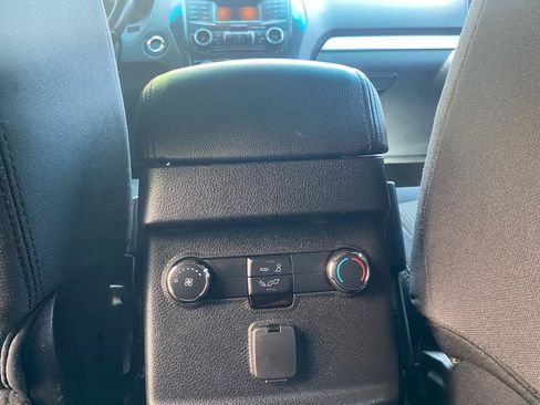 Used 2017 Ford Explorer XLT FWD image 16
