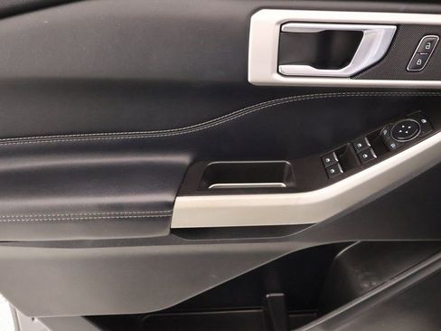 Used 2022 Ford Explorer XLT w/ Equipment Group 202A image 16