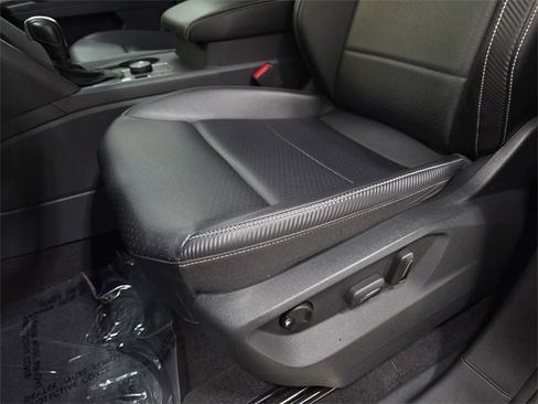 Used 2021 Volkswagen Atlas Cross Sport SE image 27