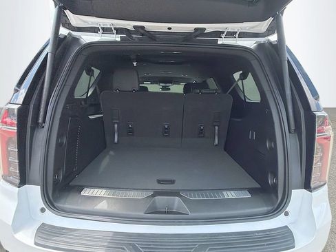 Used 2025 Chevrolet Suburban Z71 AWD/4WD image 12