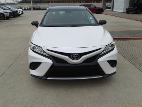Used 2020 Toyota Camry XSE image 2