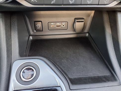 Used 2025 Nissan Sentra SV FWD image 31