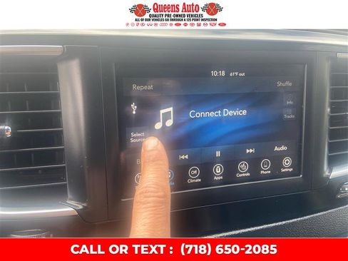 Used 2019 Chrysler Pacifica Touring-L image 33