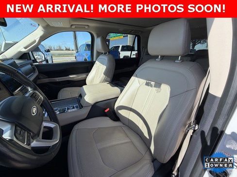 Used 2024 Ford Expedition Limited image 8