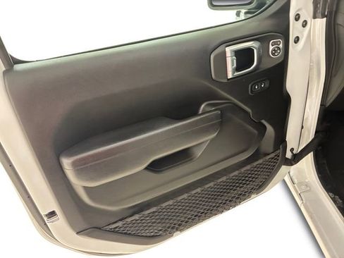 Used 2024 Jeep Wrangler Unlimited w/ Convenience Group image 13