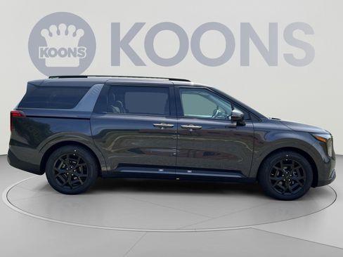 New 2026 Kia Carnival SX w/ SX Dark Edition Package FWD image 8