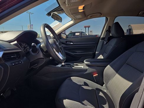 Used 2025 Nissan Altima 2.5 SV image 12