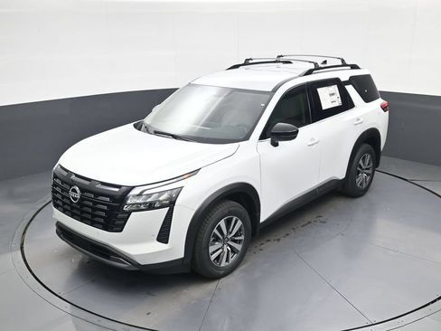 New 2026 Nissan Pathfinder SL w/ Cargo Package AWD/4WD image 26