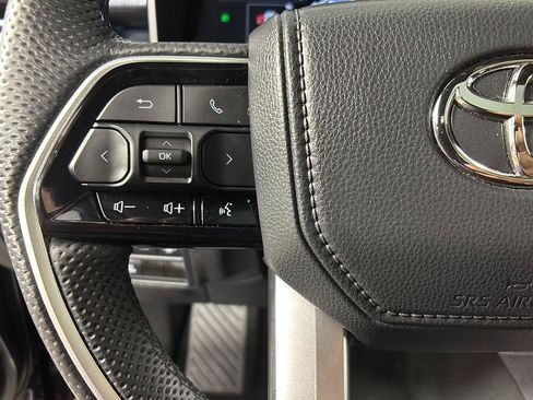 Used 2025 Toyota Sequoia Platinum AWD/4WD image 30