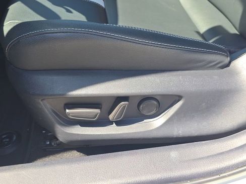 Used 2025 Toyota Camry SE FWD image 20