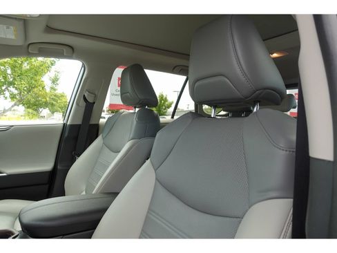 Certified 2021 Toyota RAV4 Limited AWD/4WD image 10